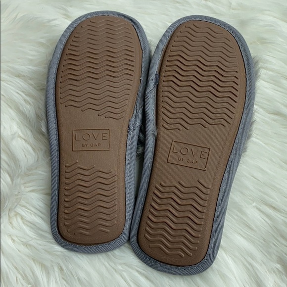 GAP faux fur slippers - size S - Picture 3 of 5